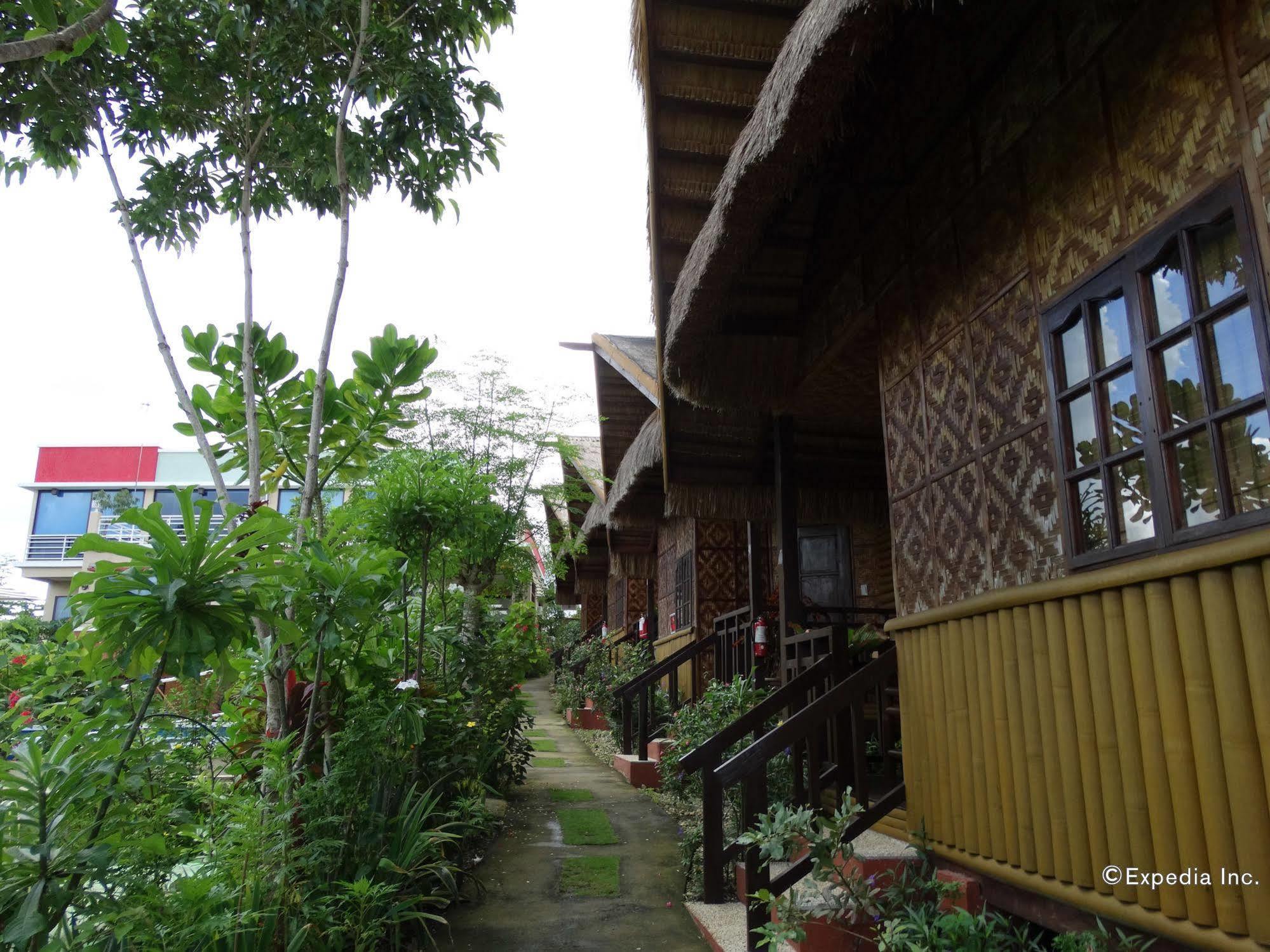 Villa De Gloria Tabalong Екстериор снимка